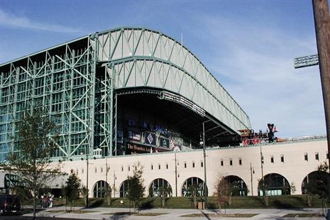 Retractable roof at Minute Maid Park