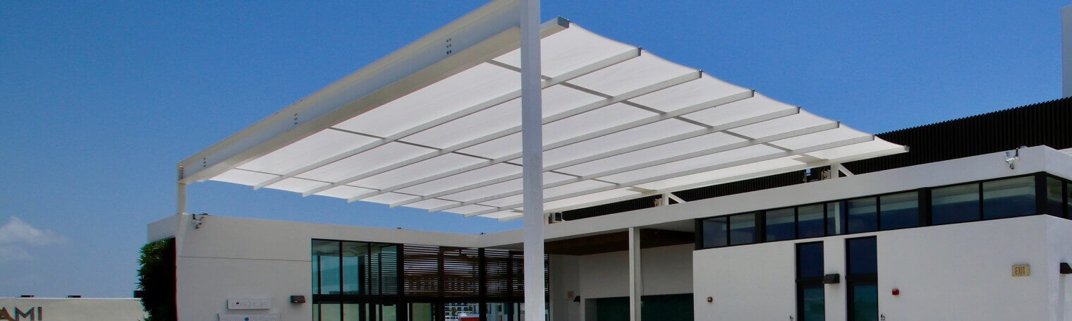 Luxurious retractable awning